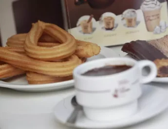 Cierre de churrería en Málaga por incumplimiento de normativa