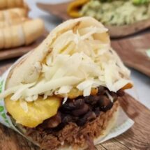 Renace el sabor venezolano en Almería: el Bycactus58 vuelve a abrir tras un incendio. Un renacer que impulsa la identidad gastronómica