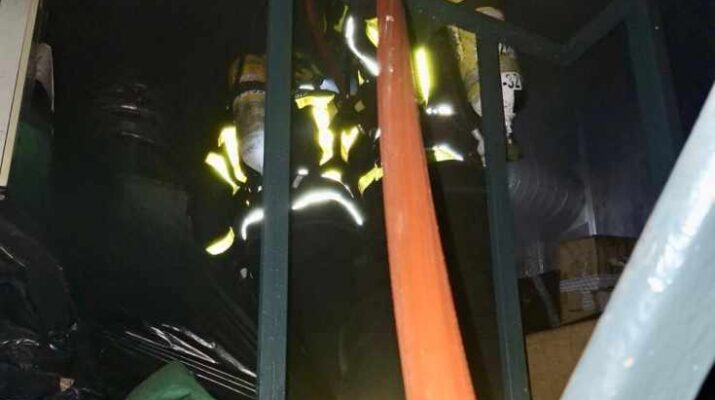 Desalojo de emergencia en Romerijo tras declararse un fuego en sus cocinas