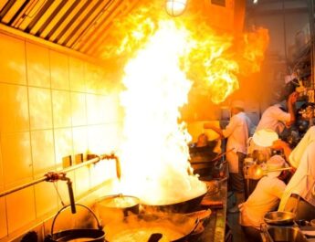 Extinción automática para cocinas en Badalona. Seguridad integral en cocinas industriales: una necesidad estratégica.