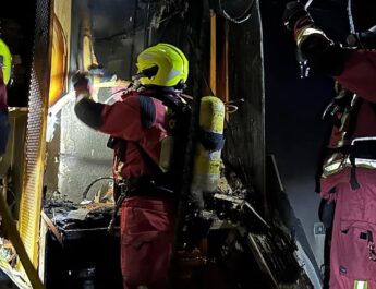 Susto nocturno en Córdoba: se declara un incendio en pleno casco histórico