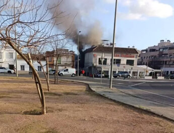 Incendio en la cocina de un restaurante de Córdoba reabre el debate sobre la seguridad en hostelería. Intervención de emergencia