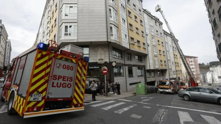 Incendio en restaurante de Lugo activa a los bomberos y reabre el debate sobre la seguridad en cocinas profesionales. Un fuego en plena tarde