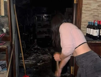 Fuego en una tapería de Ponte Caldelas: pérdidas millonarias antes de su gran fiesta. El fuego arrasó la cocina del negocio