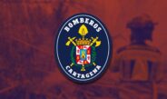 Aparatoso incendio en un restaurante de La Manga moviliza a bomberos y servicios de emergencia en Cartagena. El fuego generó una enorme columna de humo