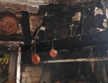 Incendio devastador obliga al cierre del histórico restaurante Casa Navarra en Mijas. Un suceso que conmociona