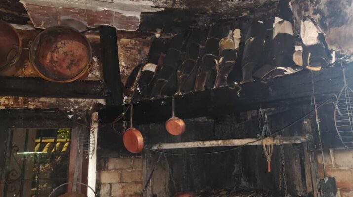 Incendio devastador obliga al cierre del histórico restaurante Casa Navarra en Mijas. Un suceso que conmociona