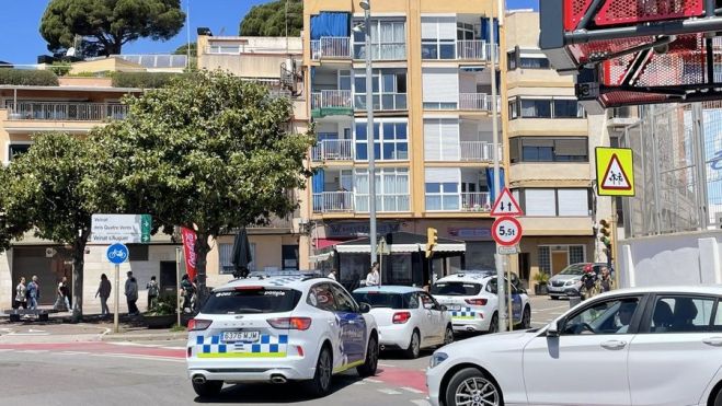 Incendio en un restaurante de Blanes obliga a desalojar el local y deja un trabajador herido. Emergencia en S’Auguer tras un fuego originado